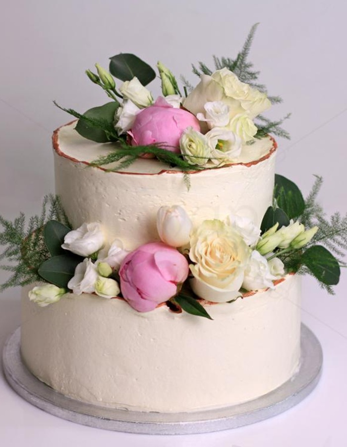 tort flori naturale botez - lush